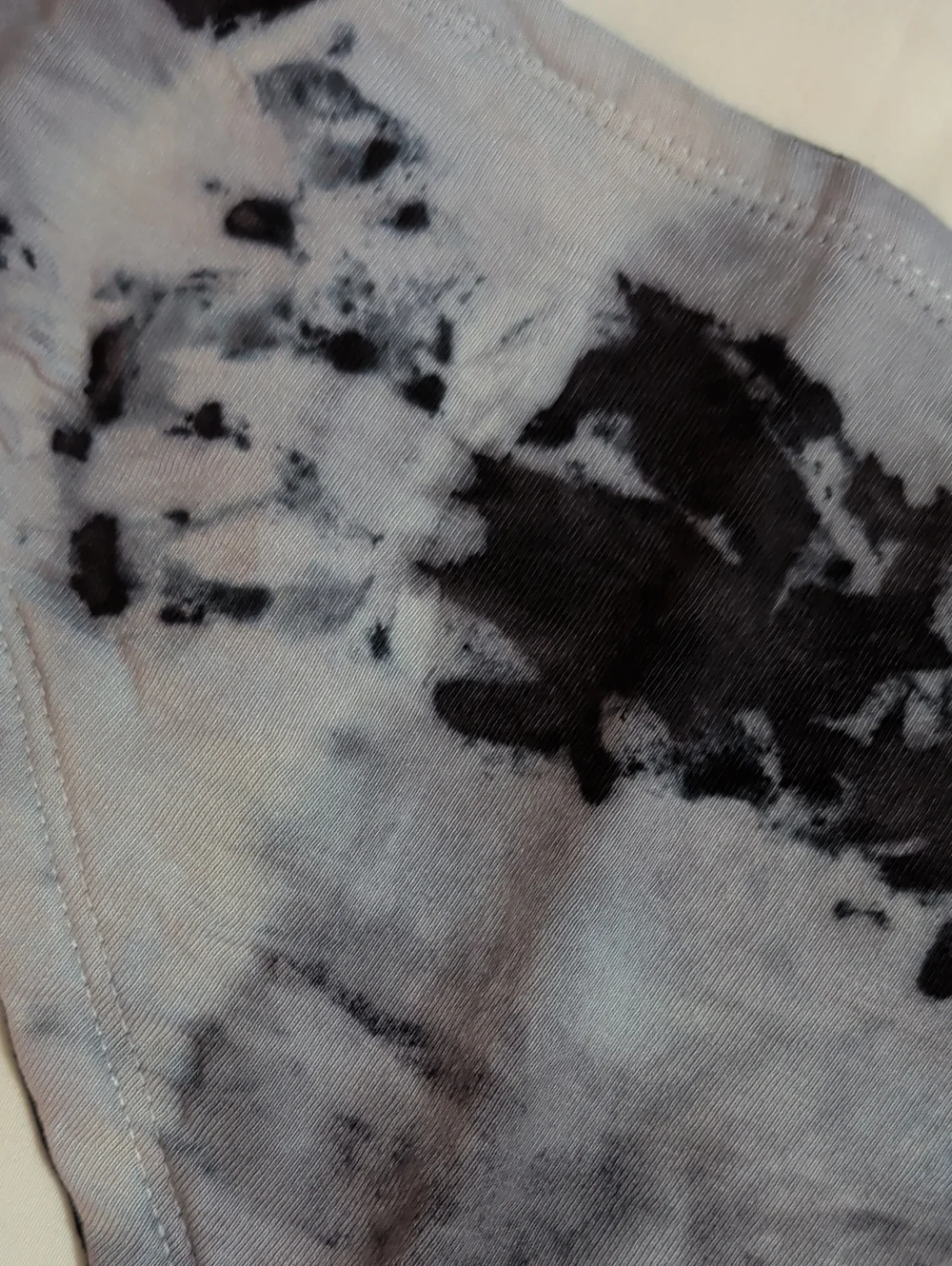 NWOT Tie-Dye Triangle Pet Bandana / Baby Bandaid Bib in Black And Gray